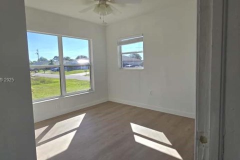 Снять в аренду виллу или дом в Лихай-Эйкерс, Флорида 3 спальни, № 1954713 - фото 14