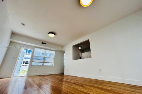 Appartement à louer à Miami Beach, Floride: 1 chambre, 78.97 m2 № 2002771 - photo 11