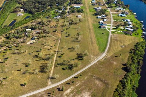 Terreno en venta en Okeechobee, Florida № 2101905 - foto 11