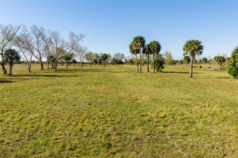 Terreno en venta en Okeechobee, Florida № 2101905 - foto 24