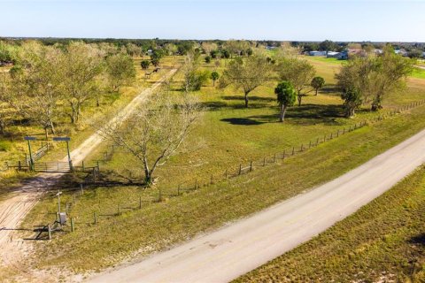 Terreno en Okeechobee, Florida № 2101905