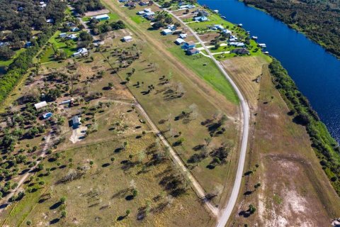 Terreno en venta en Okeechobee, Florida № 2101905 - foto 9