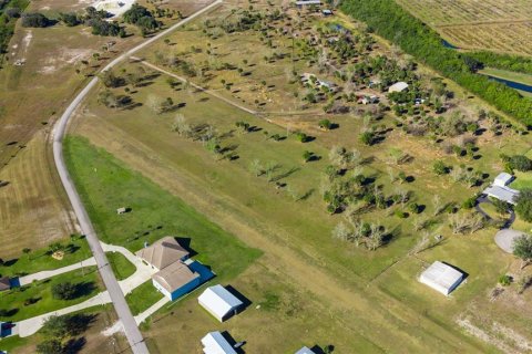 Terreno en venta en Okeechobee, Florida № 2101905 - foto 19