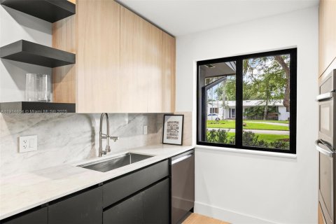 Casa en venta en Pinecrest, Florida, 4 dormitorios, 216.93 m2 № 1970509 - foto 16