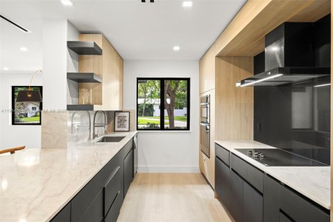 Casa en venta en Pinecrest, Florida, 4 dormitorios, 216.93 m2 № 1970509 - foto 15