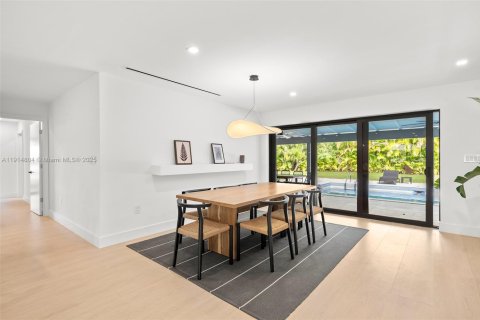 Casa en venta en Pinecrest, Florida, 4 dormitorios, 216.93 m2 № 1970509 - foto 11