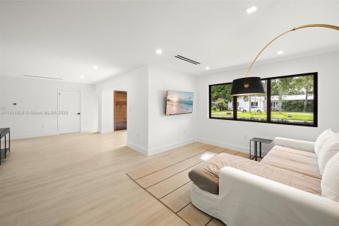 Casa en venta en Pinecrest, Florida, 4 dormitorios, 216.93 m2 № 1970509 - foto 9