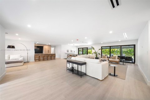 Casa en venta en Pinecrest, Florida, 4 dormitorios, 216.93 m2 № 1970509 - foto 8