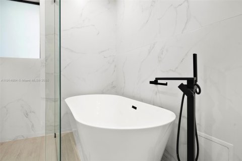 Casa en venta en Pinecrest, Florida, 4 dormitorios, 216.93 m2 № 1970509 - foto 27