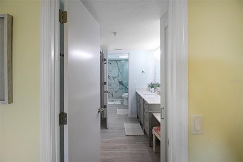 Condo in Sarasota, Florida, 3 bedrooms  № 1636363 - photo 29