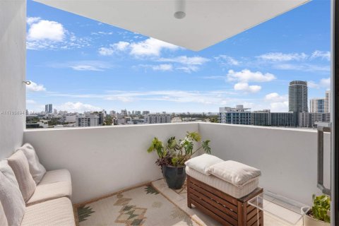 Condo in Miami Beach, Florida, 2 bedrooms № 1959991 - photo 9