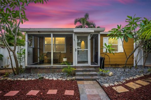 Villa ou maison à vendre à Saint Petersburg, Floride: 2 chambres, 75.44 m2 № 1901573 - photo 1