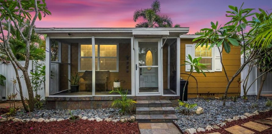 Villa ou maison à Saint Petersburg, Floride 2 chambres, 75.44 m2 № 1901573