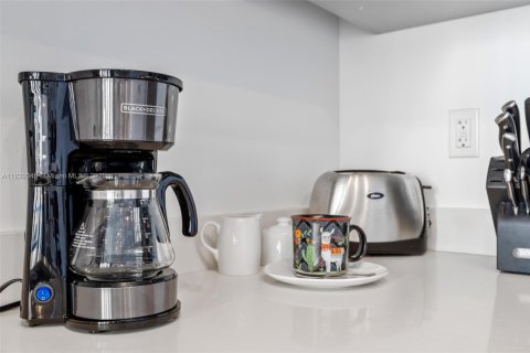 Condominio en alquiler en Miami, Florida, 1 dormitorio, 49.52 m2 № 2060030 - foto 18