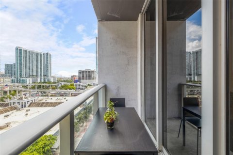 Condominio en alquiler en Miami, Florida, 1 dormitorio, 49.52 m2 № 2060030 - foto 7