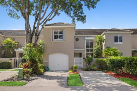 Touwnhouse à vendre à Miami, Floride: 2 chambres, 155.33 m2 № 1897624 - photo 2
