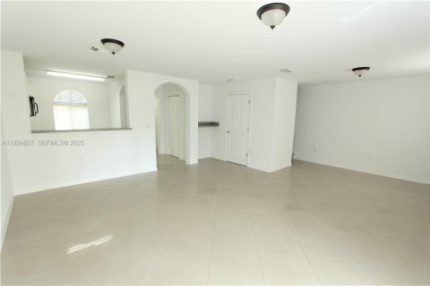 Villa ou maison à louer à Homestead, Floride: 3 chambres, 135.45 m2 № 1983077 - photo 2