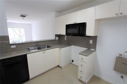 Villa ou maison à louer à Homestead, Floride: 3 chambres, 135.45 m2 № 1983077 - photo 5