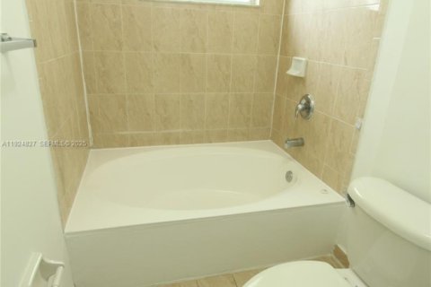 Villa ou maison à louer à Homestead, Floride: 3 chambres, 135.45 m2 № 1983077 - photo 13