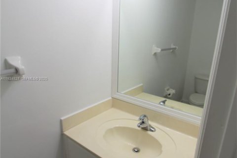 Villa ou maison à louer à Homestead, Floride: 3 chambres, 135.45 m2 № 1983077 - photo 4