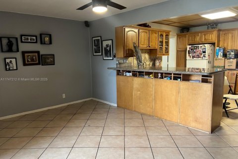 Condo in Coral Springs, Florida, 3 bedrooms  № 2018438 - photo 4