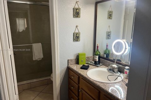 Condo in Coral Springs, Florida, 3 bedrooms  № 2018438 - photo 16