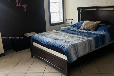 Condo in Coral Springs, Florida, 3 bedrooms  № 2018438 - photo 14