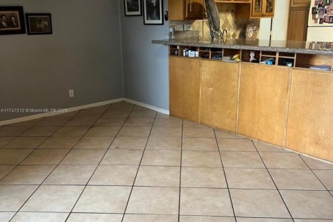 Condo in Coral Springs, Florida, 3 bedrooms  № 2018438 - photo 6