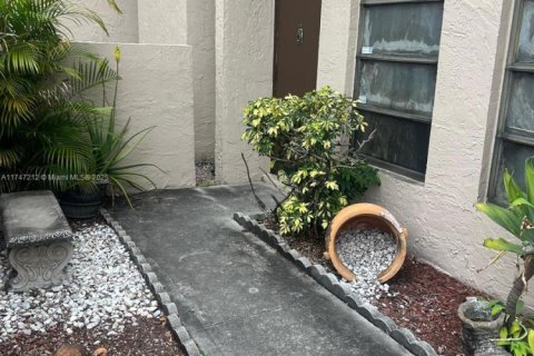 Condo in Coral Springs, Florida, 3 bedrooms  № 2018438 - photo 25