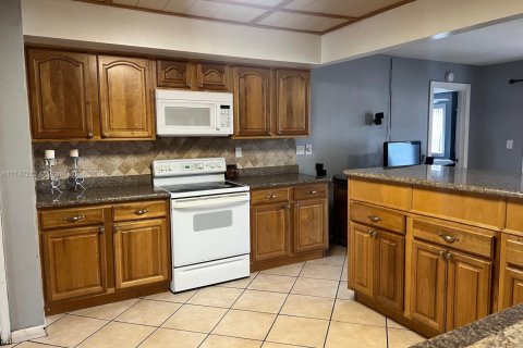 Condo in Coral Springs, Florida, 3 bedrooms  № 2018438