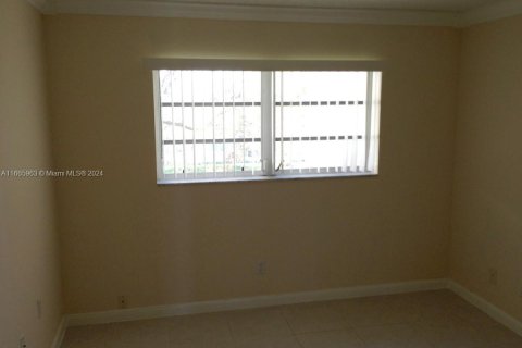 Condominio en venta en Tamarac, Florida, 1 dormitorio, 61.32 m2 № 2016003 - foto 6