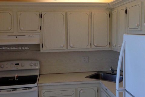 Condominio en venta en Tamarac, Florida, 1 dormitorio, 61.32 m2 № 2016003 - foto 5