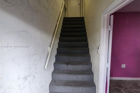 Commercial property in Hialeah, Florida № 1987371 - photo 8