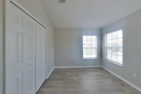 Villa ou maison à louer à Land O' Lakes, Floride: 4 chambres, 245.82 m2 № 1822769 - photo 11