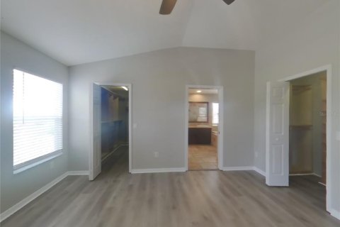 Villa ou maison à louer à Land O' Lakes, Floride: 4 chambres, 245.82 m2 № 1822769 - photo 6