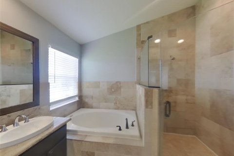 Villa ou maison à louer à Land O' Lakes, Floride: 4 chambres, 245.82 m2 № 1822769 - photo 7