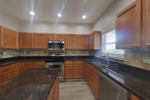 Villa ou maison à louer à Land O' Lakes, Floride: 4 chambres, 245.82 m2 № 1822769 - photo 5