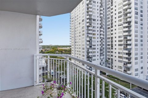 Condominio en venta en Aventura, Florida, 2 dormitorios, 116.22 m2 № 1988496 - foto 4