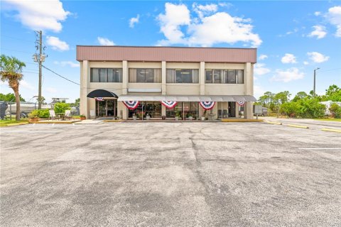 Commercial property in Hernando Beach, Florida 561.13 sq.m. № 1309129 - photo 1