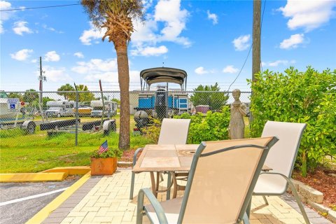 Commercial property in Hernando Beach, Florida 561.13 sq.m. № 1309129 - photo 5