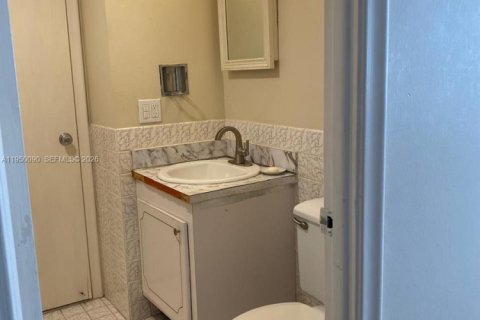 Купить кондоминиум в Халландейл-Бич, Флорида 1 спальня, 62.43м2, № 2005744 - фото 12