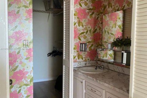 Купить кондоминиум в Халландейл-Бич, Флорида 1 спальня, 62.43м2, № 2005744 - фото 8