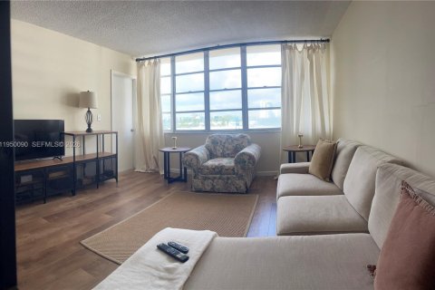 Купить кондоминиум в Халландейл-Бич, Флорида 1 спальня, 62.43м2, № 2005744 - фото 14