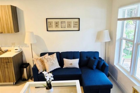 Condominio en venta en Miami Beach, Florida, 1 dormitorio, 44.13 m2 № 2040410 - foto 2