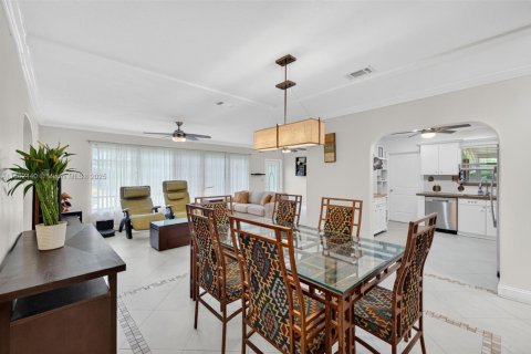 House in Plantation, Florida 3 bedrooms, 153.29 sq.m. № 2013042 - photo 12