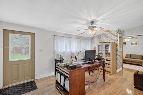 House in Plantation, Florida 3 bedrooms, 153.29 sq.m. № 2013042 - photo 26