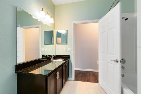 Villa ou maison à louer à Orlando, Floride: 4 chambres, 183.3 m2 № 2415601 - photo 15