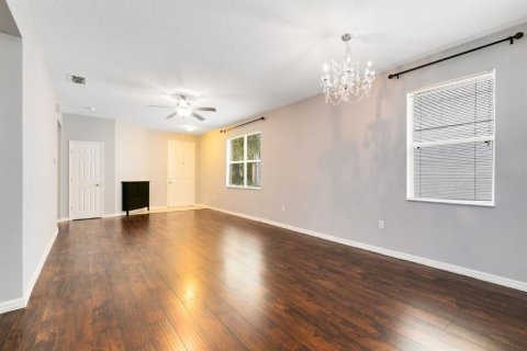 Villa ou maison à louer à Orlando, Floride: 4 chambres, 183.3 m2 № 2415601 - photo 2
