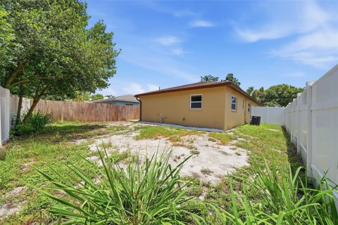 Apartment in Saint Petersburg, Florida 2 bedrooms, 78.97 sq.m. № 2131298 - photo 4