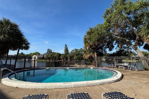 Condo in Tampa, Florida, 1 bedroom  № 1826887 - photo 2